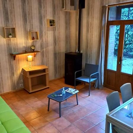 Suite Dans Le Jardin Du Chateau Agonges Экстерьер фото