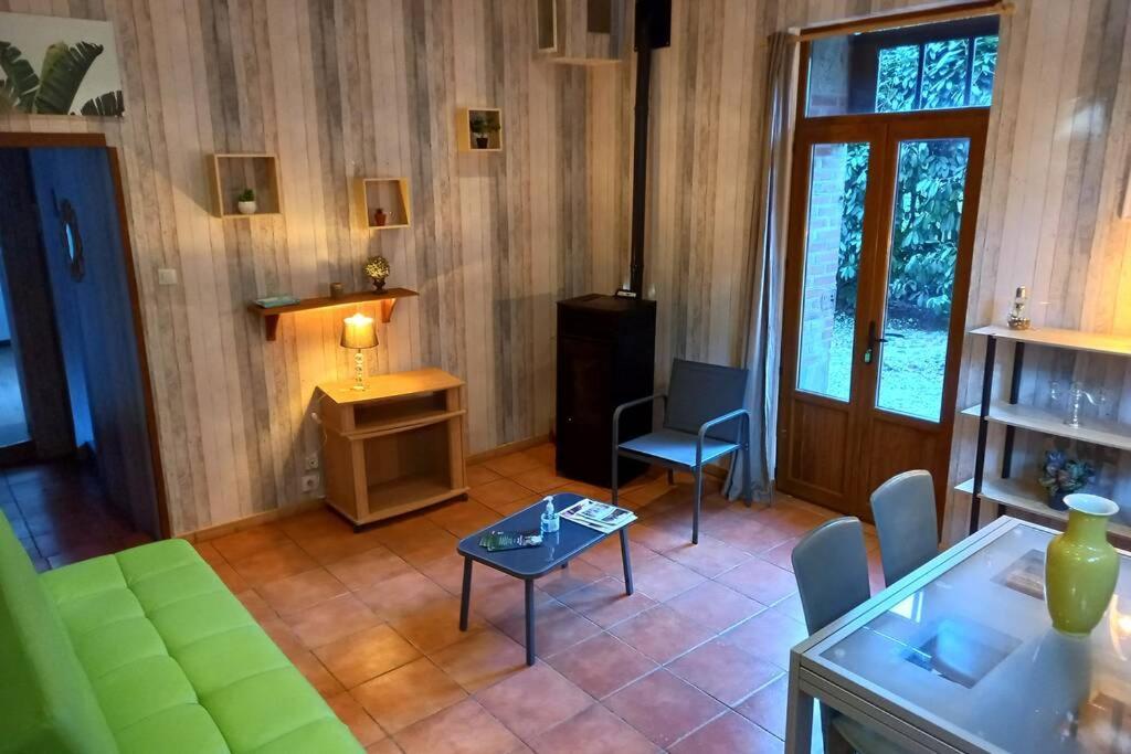 Suite Dans Le Jardin Du Chateau Agonges Экстерьер фото