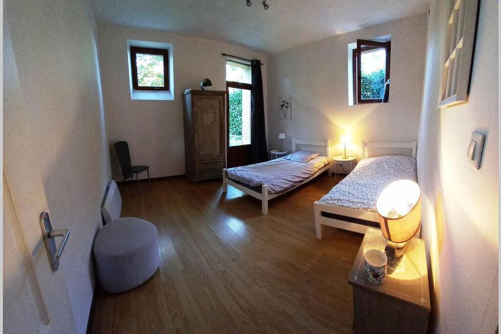 Suite Dans Le Jardin Du Chateau Agonges Экстерьер фото